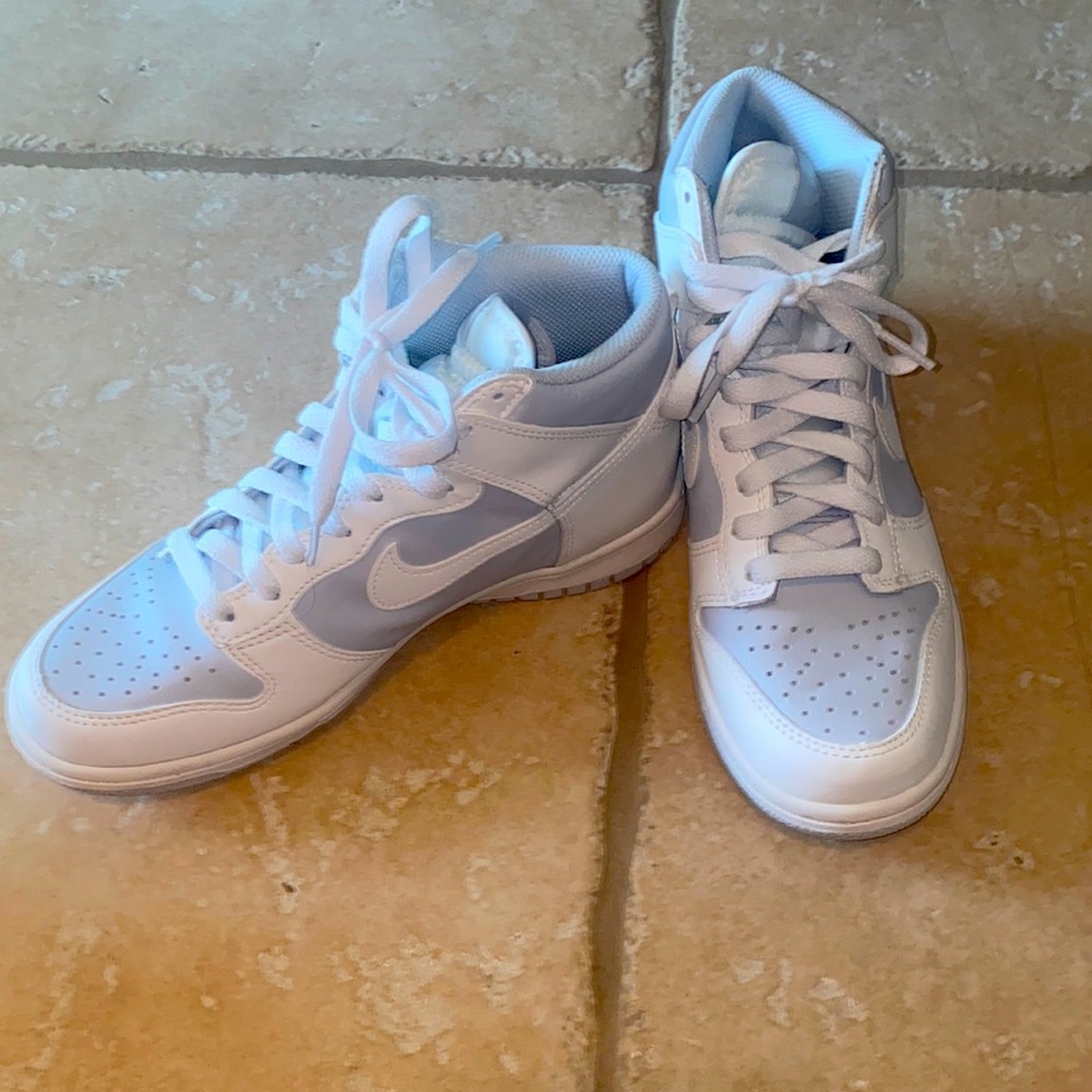 Nike Boys 5.5